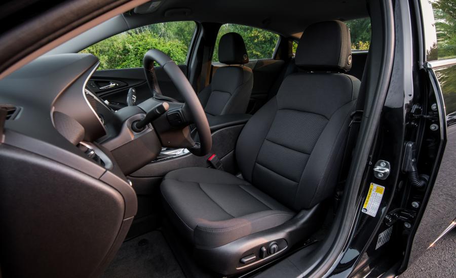 Интерьер Chevrolet Malibu RS 2018 года  (фото 41 из 43)